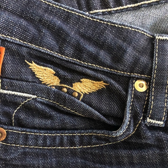 Robin’s Jeans - Picture 4 of 6